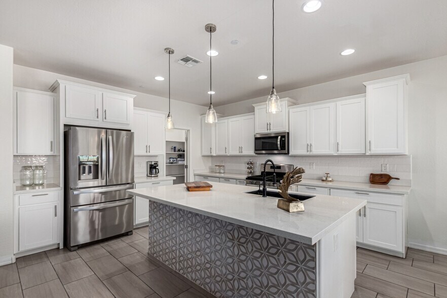 More Photos Of 10838 W San Juan Ave, Phoenix Healthcare For Sale