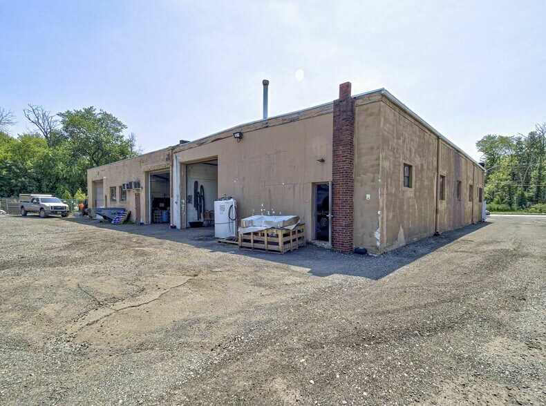 More Photos Of 2530 Springfield Ave, Vauxhall Land For Lease