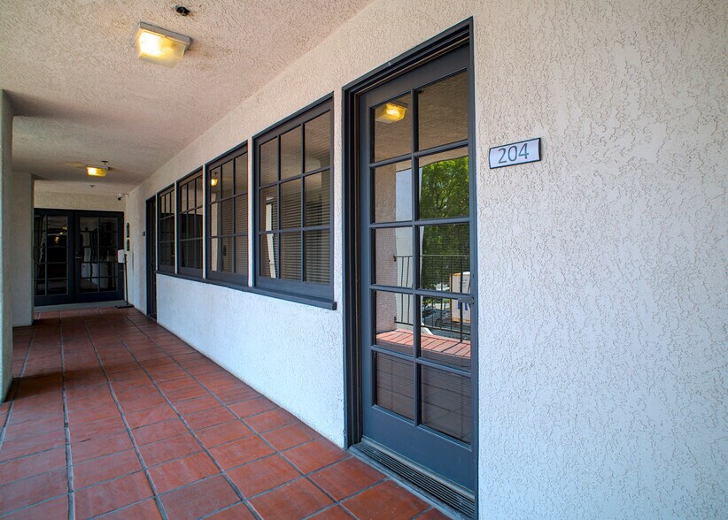 More Photos Of 1611 E 4th St, Santa Ana Loft Creative Space For Lease