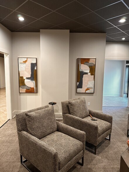 More Photos Of 4924 Kavanaugh Blvd, Little Rock Bank For Sale