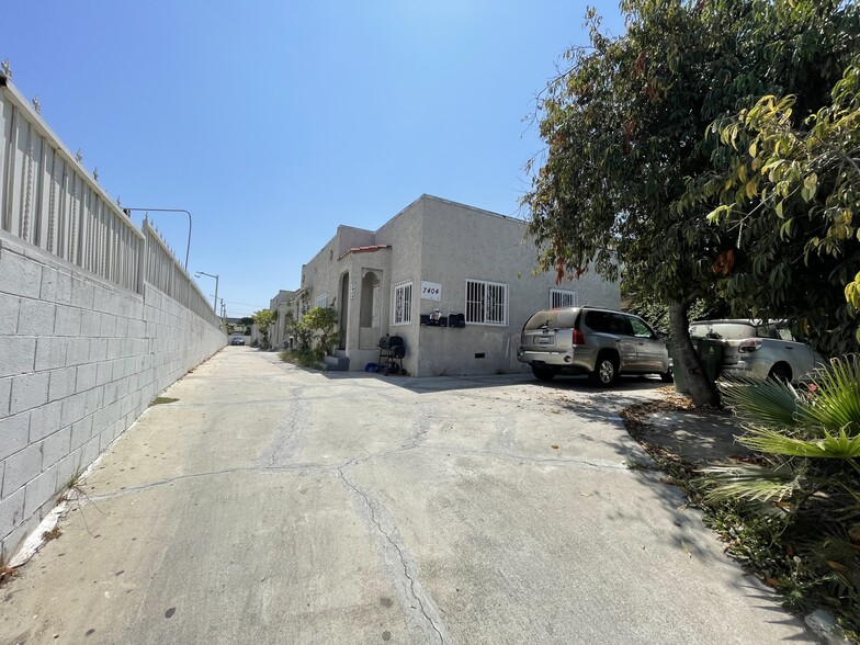 Primary Photo Of 7404 S Figueroa St, Los Angeles Apartments For Sale