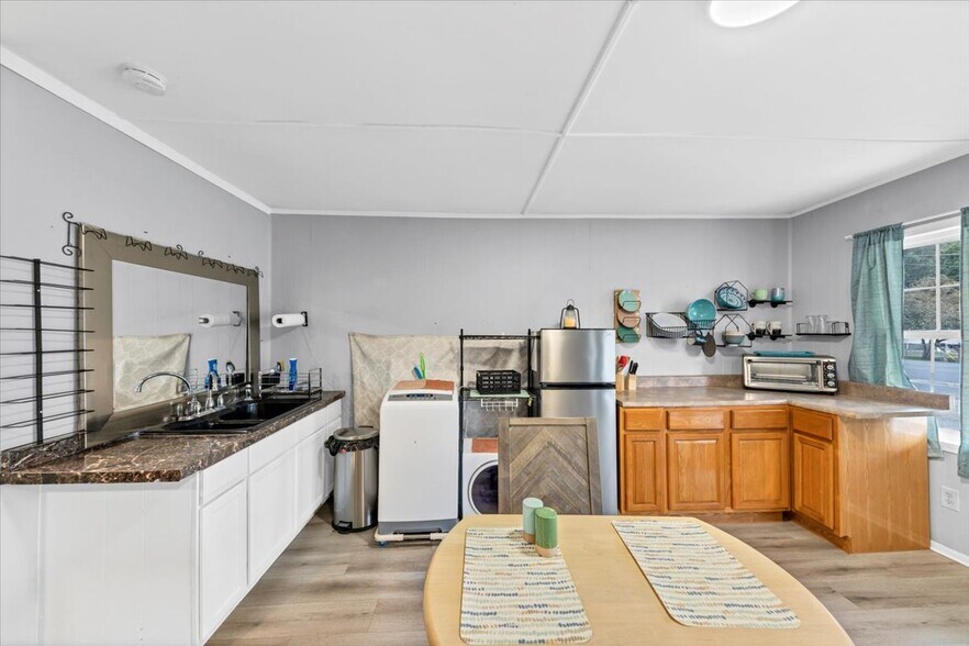 More Photos Of 6071 N Main St SE, Acworth Flex For Sale