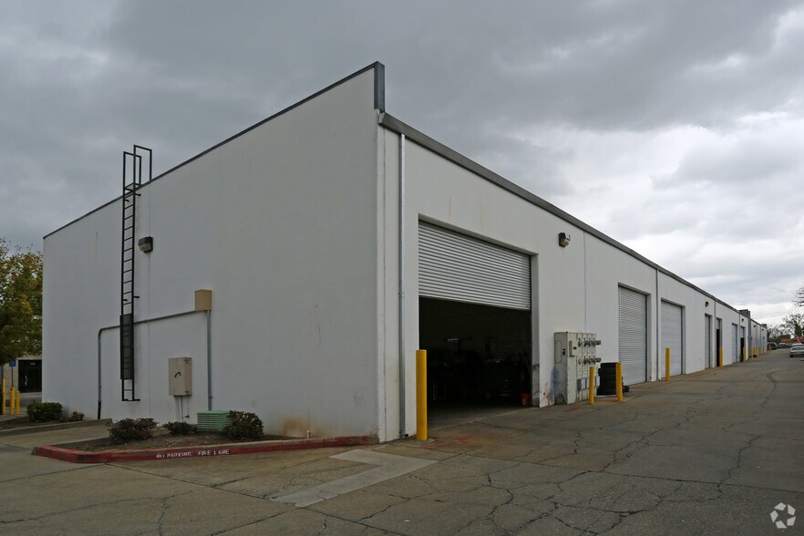 More Photos Of 6305 Watt Ave, North Highlands Service For Lease