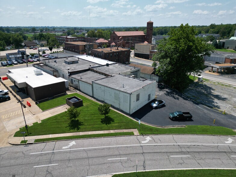 More Photos Of 8213 Gravois Rd, Affton Warehouse For Sale