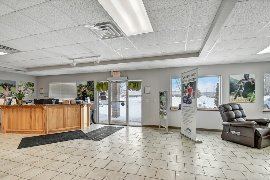 More Photos Of 844 Ontario Rd, Green Bay Showroom For Sale