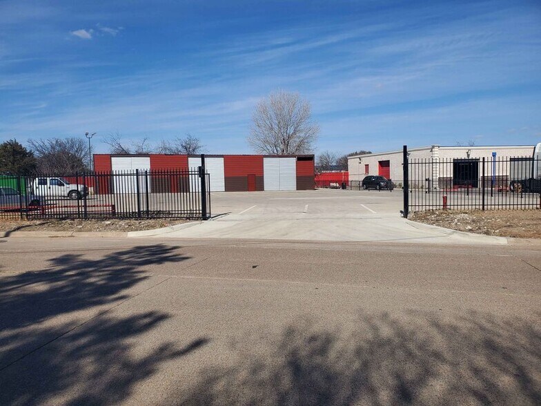 More Photos Of 4001 S Buckner Blvd, Dallas Service For Sale