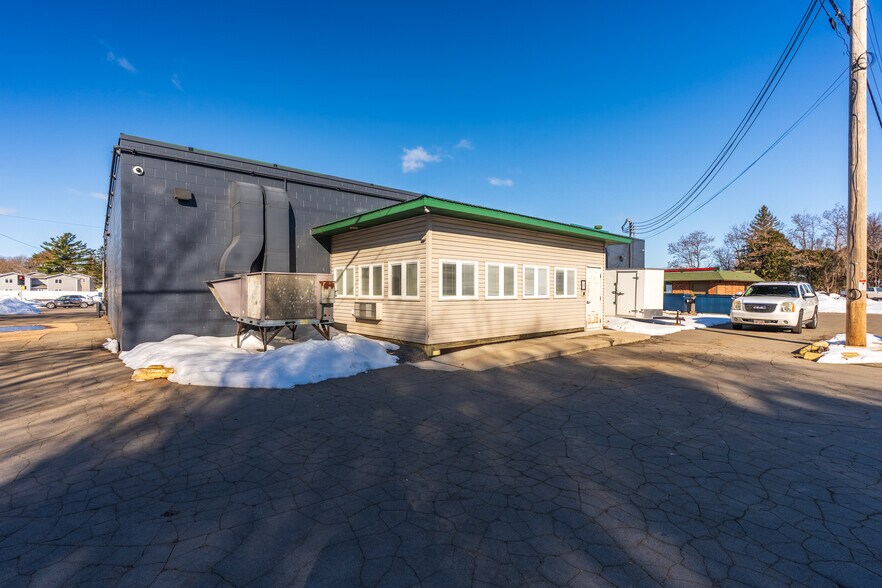 More Photos Of 861 Grand Ave, Schofield Bar For Sale