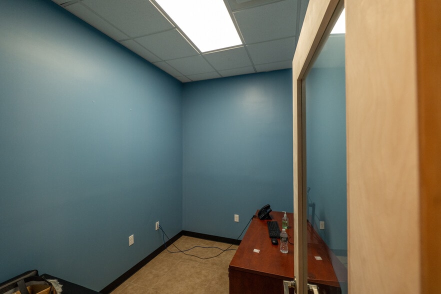 More Photos Of 24 Main St, Toms River Bank For Lease