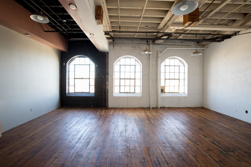 More Photos Of 70 Spruce St, Paterson Warehouse For Sale