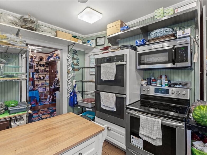 More Photos Of 1919 W Point Pike, Lansdale Freestanding For Sale