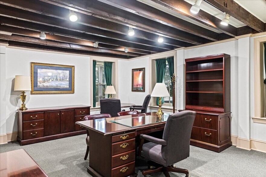 More Photos Of 152 N Main St, Doylestown Medical For Lease