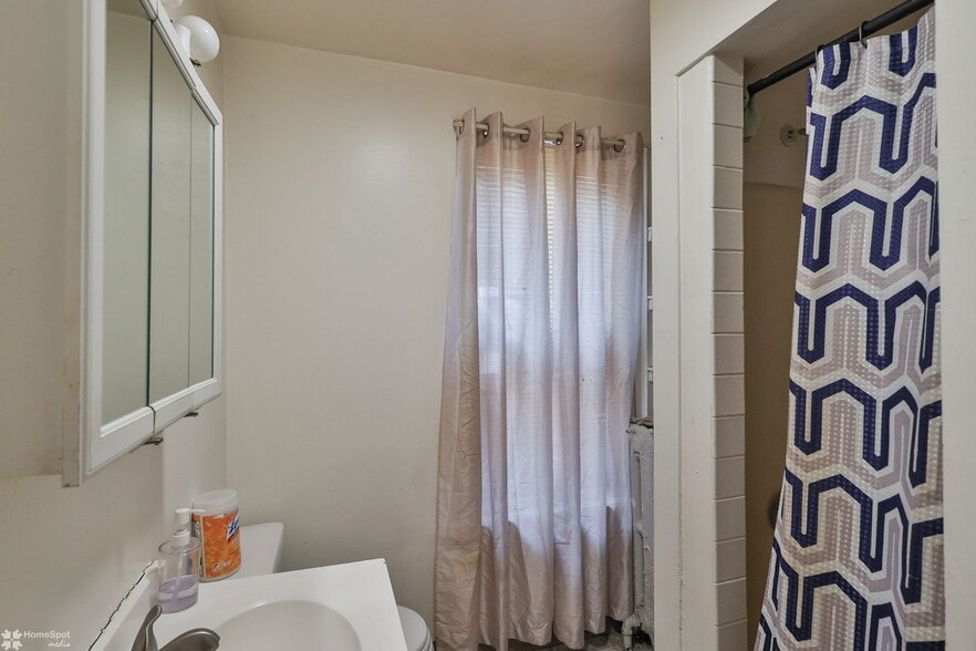 More Photos Of 220 S Madison St, Allentown Specialty For Sale