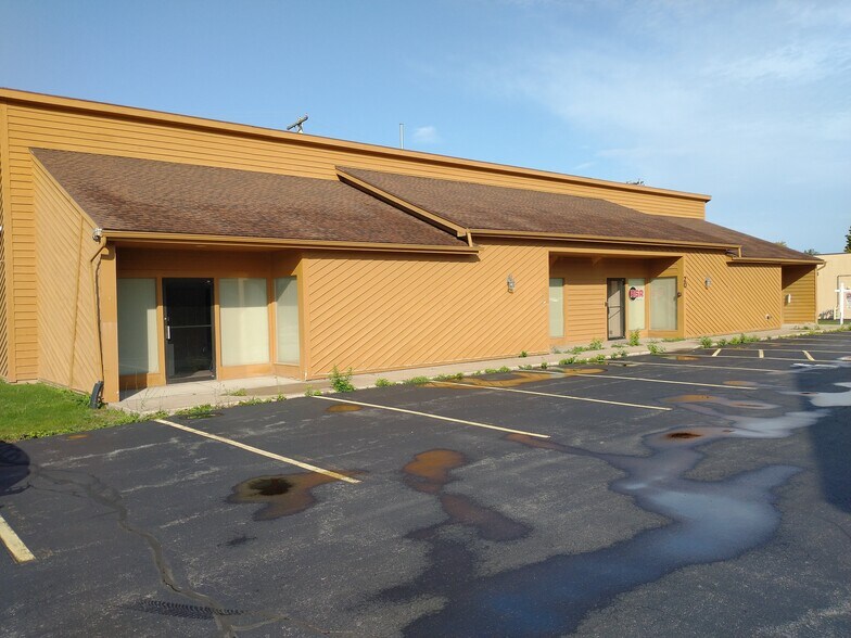Primary Photo Of 20 Cedarfield Commons, Greece Medical For Lease