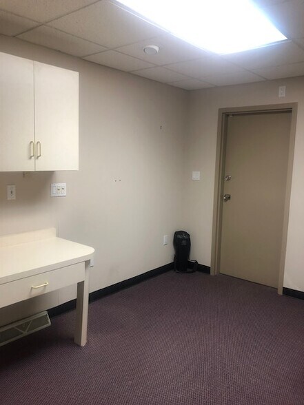 More Photos Of 20 Hospital Dr, Toms River Medical For Lease