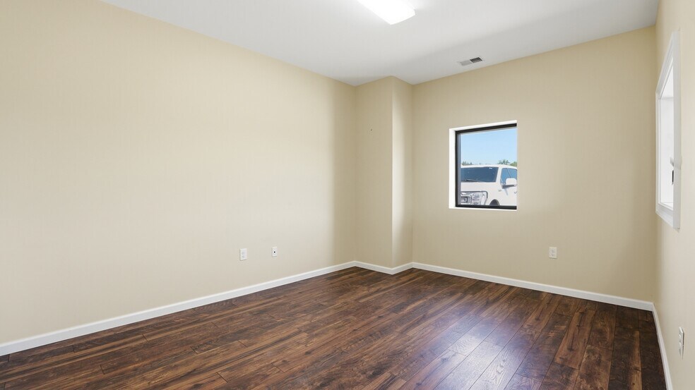 More Photos Of 1087 Aedc Rd, Winchester Industrial For Sale