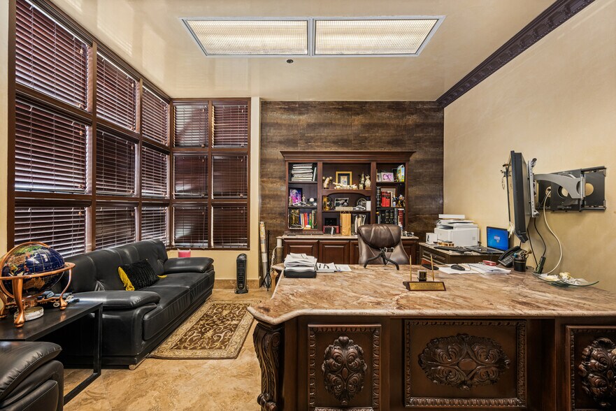 More Photos Of 1701 S State College Blvd, Anaheim Manufacturing For Sale