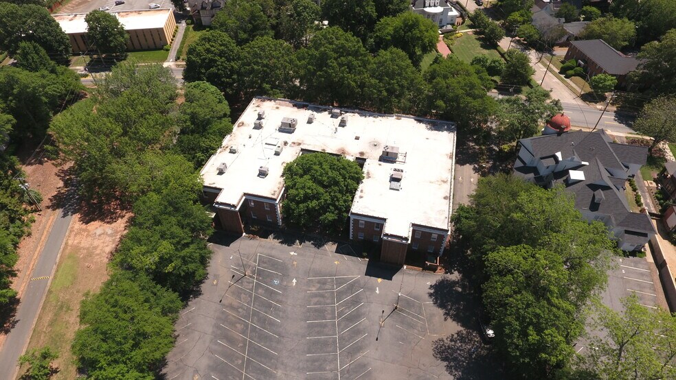 More Photos Of 394 S Milledge Ave, Athens Office For Lease