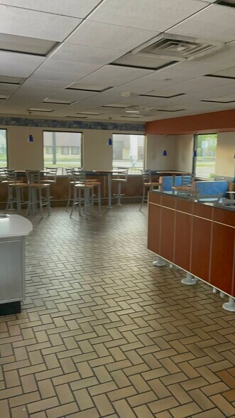 More Photos Of 17431 Dix Rd, Melvindale Fast Food For Lease