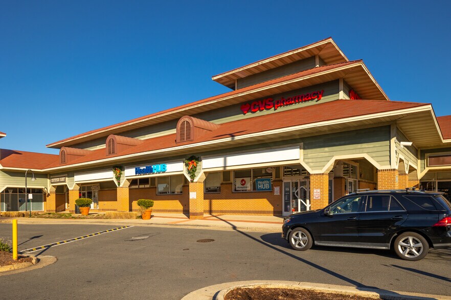 More Photos Of 22 Edds Ln, Sterling Unknown For Lease