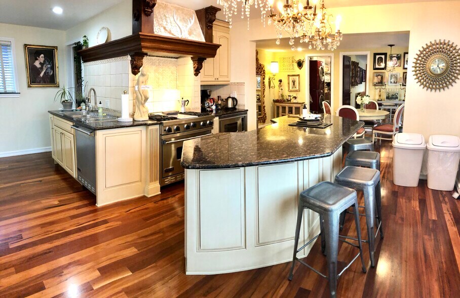 More Photos Of 4030 Beach Dr SW, Seattle Specialty For Sale