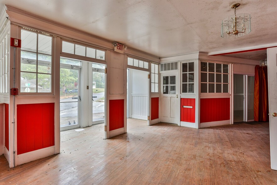 More Photos Of 2130 Newnan St, East Point Schools For Sale