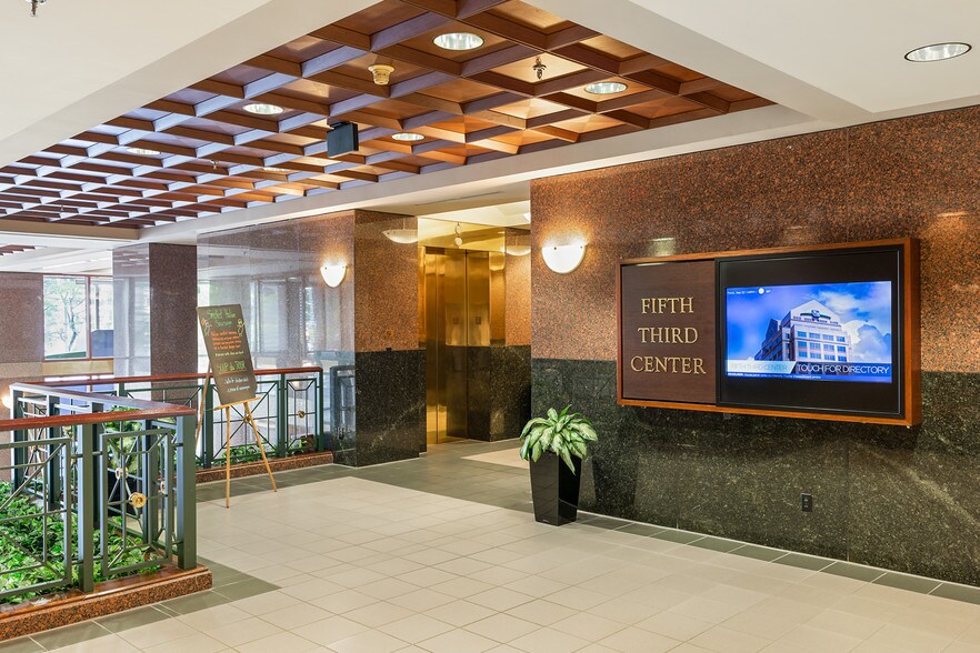 More Photos Of 1 S Main St, Dayton Office For Lease