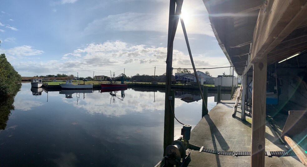 More Photos Of 975 Gull Rock Rd, Engelhard Warehouse For Sale