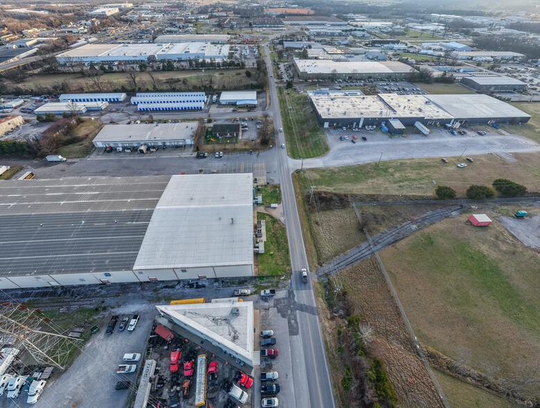 More Photos Of 831 Park Ave, Murfreesboro Manufacturing For Lease
