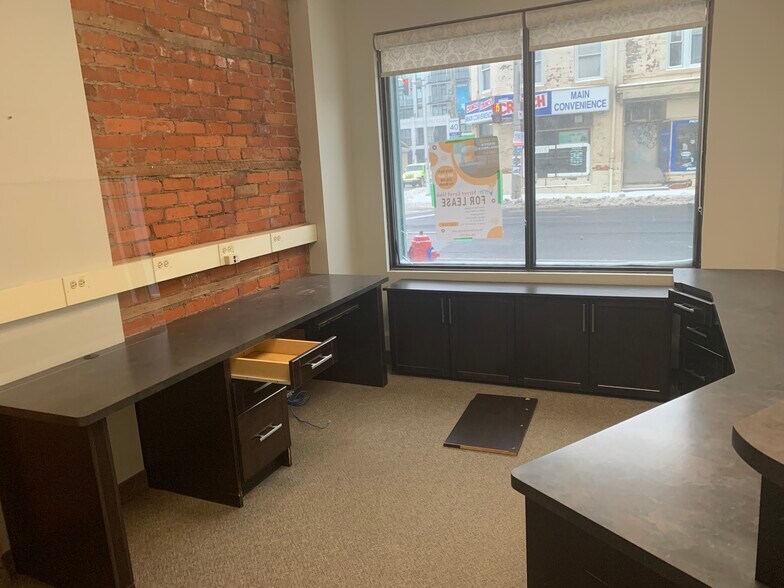 More Photos Of 356-358 Main St E, Hamilton Storefront Retail Residential For Lease