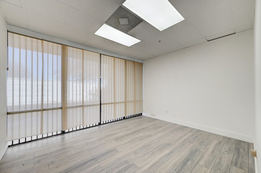 More Photos Of 1997 Whitney Mesa Dr, Henderson Warehouse For Lease