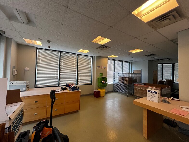 More Photos Of 100 Tower Dr, Edgewater Apartments For Lease