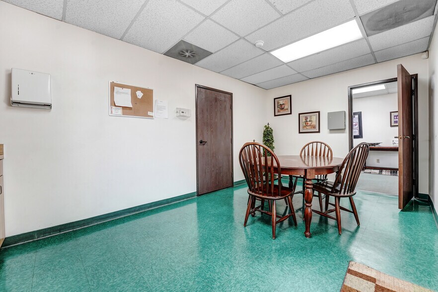 More Photos Of , Palmdale Office For Sale