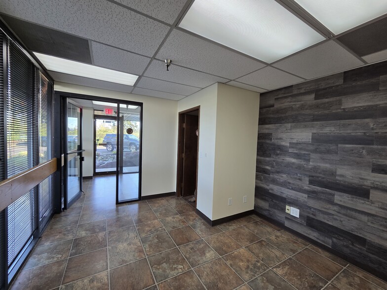 More Photos Of 4925 Indian School Rd NE, Salem Warehouse For Lease