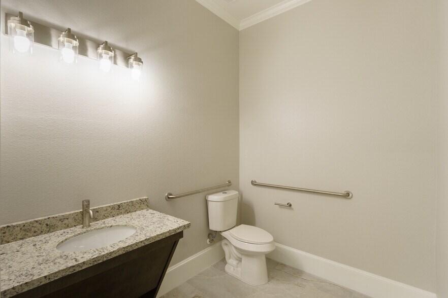 More Photos Of 12414 Spring Cypress Rd, Tomball Medical For Sale