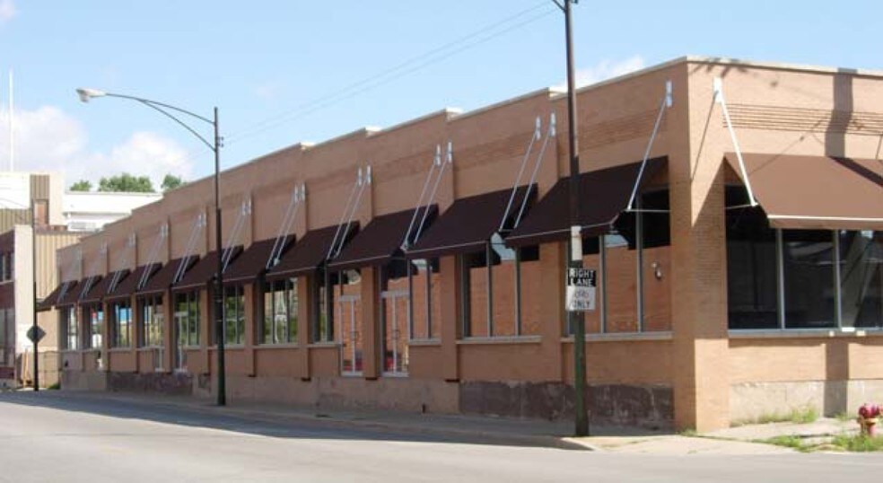 More Photos Of 1731-1749 N Elston Ave, Chicago General Retail For Lease