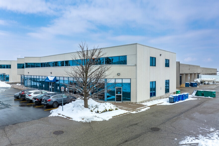 More Photos Of 2140 Winston Park Dr, Oakville Unknown For Lease