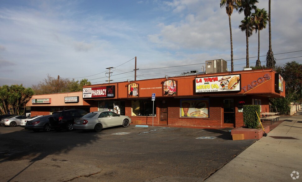 Primary Photo Of 221-225 E 3rd St, Corona Storefront For Lease