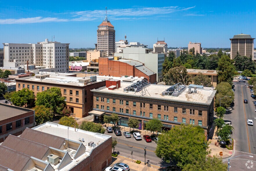 More Photos Of 2125-2139 Kern St, Fresno Loft Creative Space For Lease