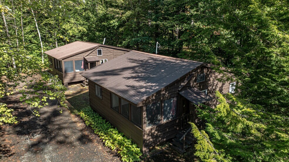 More Photos Of 365 E River Dr, Lake Luzerne Hotel For Sale