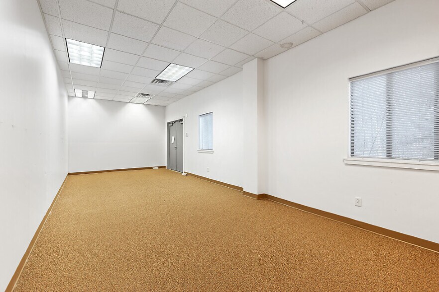 More Photos Of 4 Industrial Pky, Brunswick Manufacturing For Lease