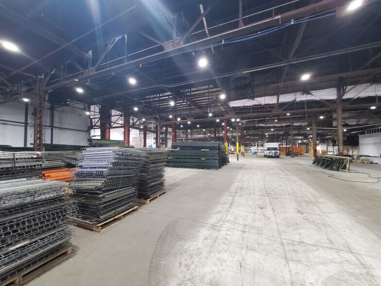 More Photos Of 1301 Raspberry St, Erie Warehouse For Lease