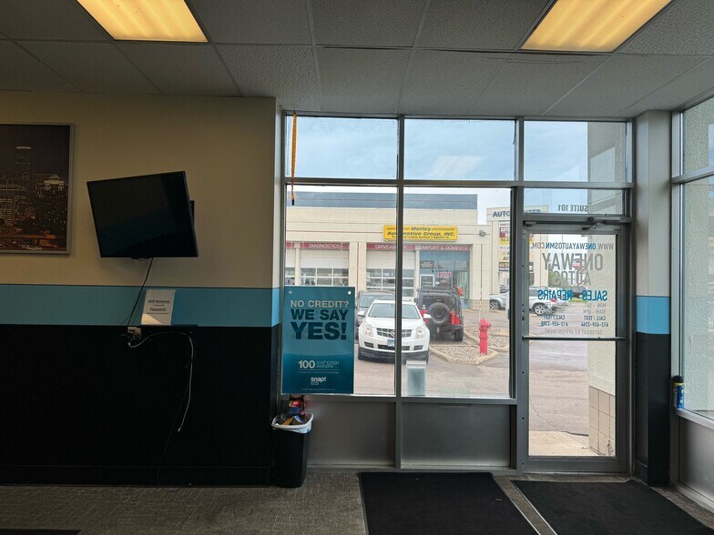 More Photos Of 3201 Highway 13 W, Burnsville Auto Repair For Lease
