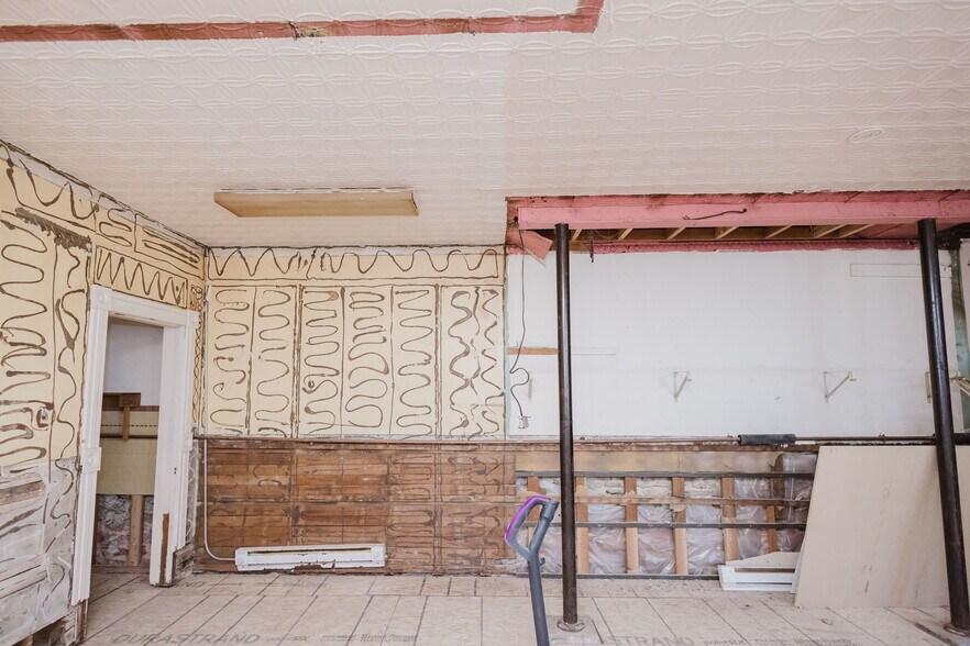 More Photos Of 104-110 High St, Mineral Point Storefront For Sale