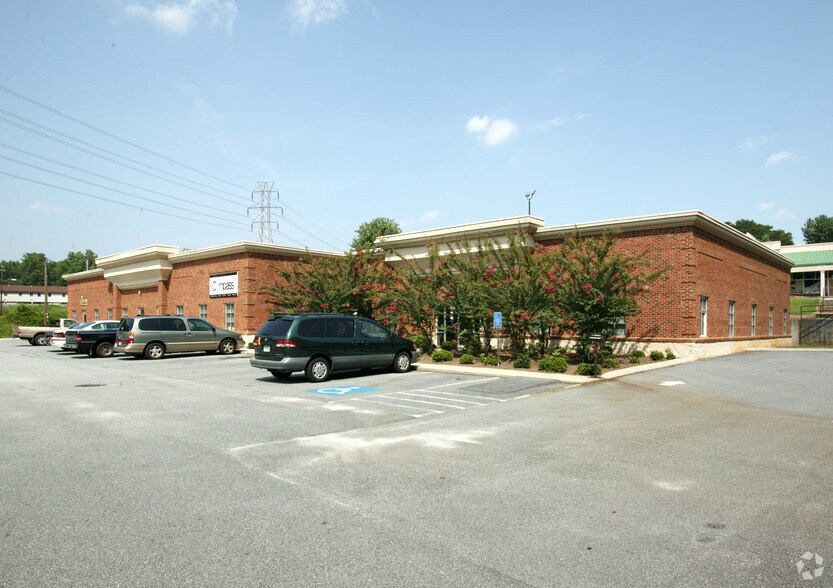 More Photos Of 1100 Rutherford Rd, Greenville Flex For Lease