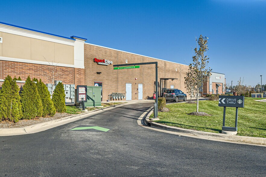 More Photos Of 11525 US Highway 14, Woodstock General Retail For Lease