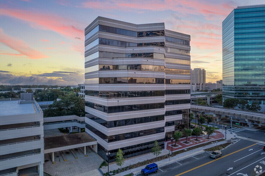 More Photos Of 1200 Riverplace Blvd, Jacksonville Office For Lease
