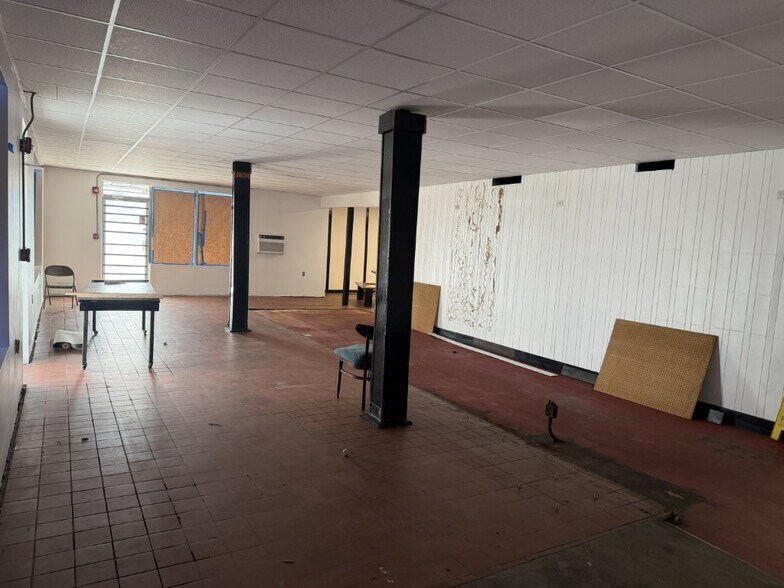 More Photos Of 1917 Cervantes St, Pensacola Freestanding For Lease