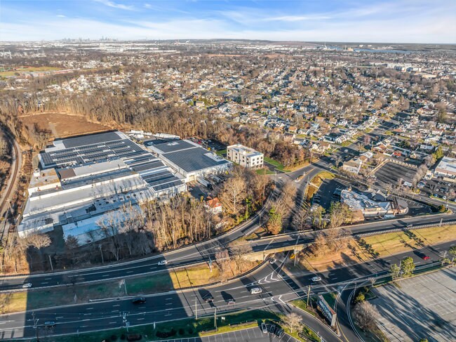 More Photos Of 374 Green St, Woodbridge Coworking Space