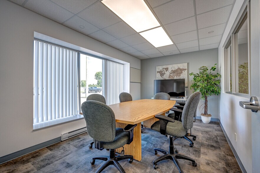 More Photos Of 485 Rue Bertrand, Trois-Rivières Industrial For Sale