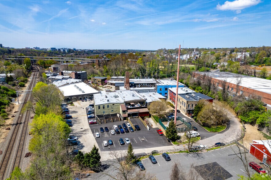 More Photos Of 3502 SCOTTS Ln, Philadelphia Office For Lease